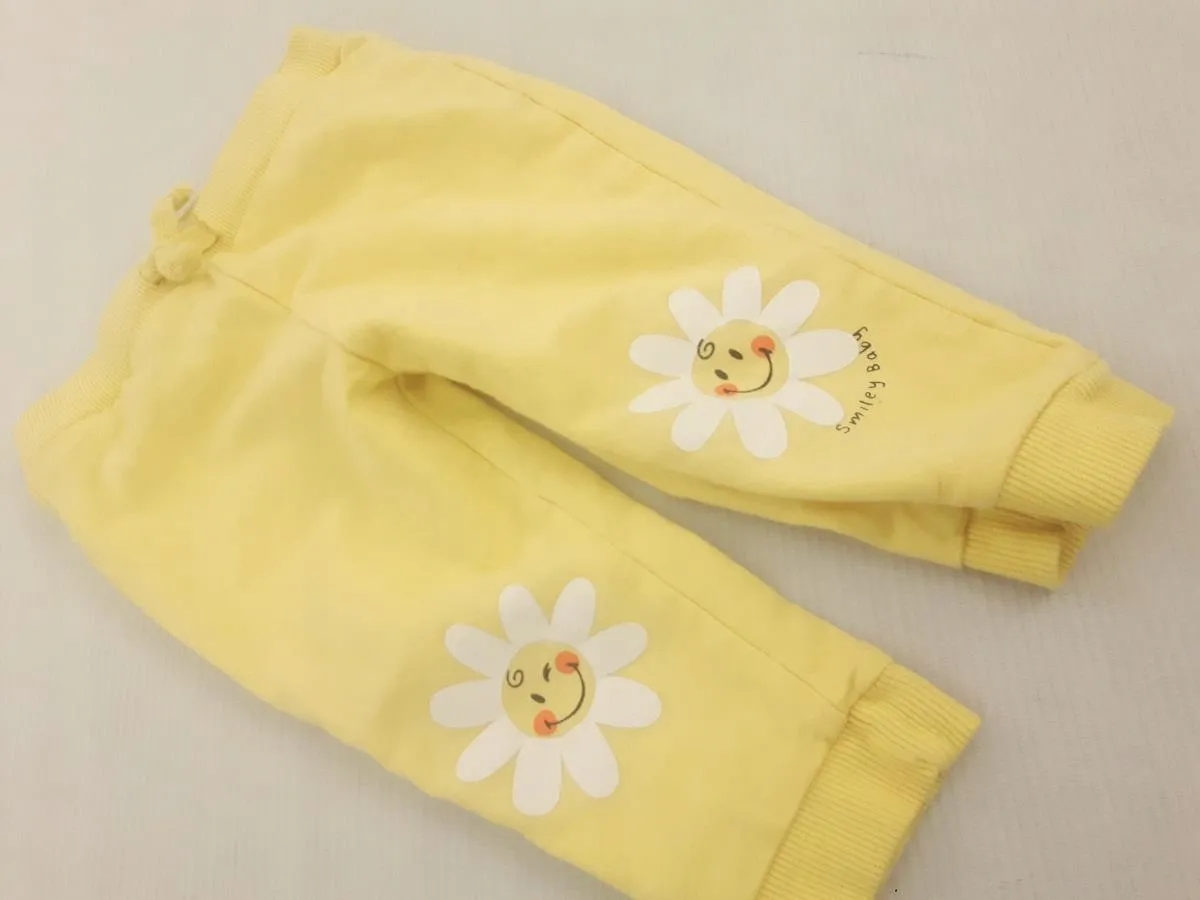 Sinsay spodnie dla dziewczynki – modne modele w atrakcyjnych cenach