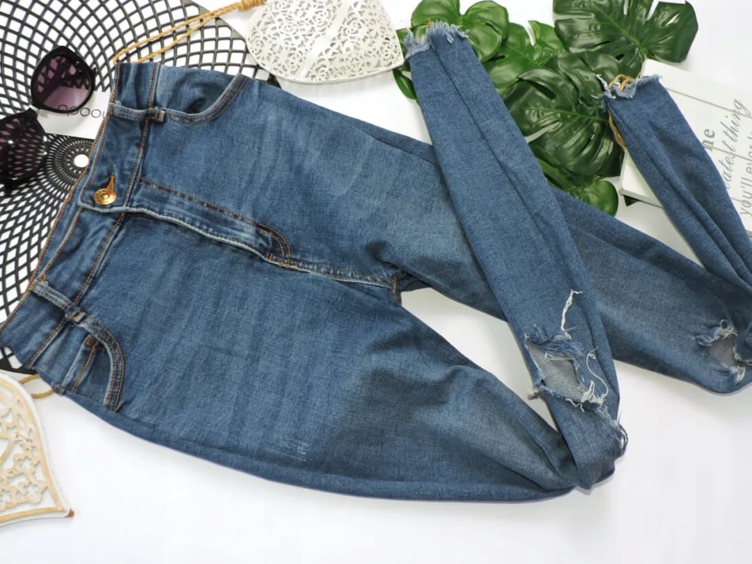 Spodnie z dziurami dla dziewczynek na Allegro - modne i tanie oferty